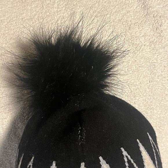 Tahari Faux Fur Pompom Winter Hat - Picture 2 of 6